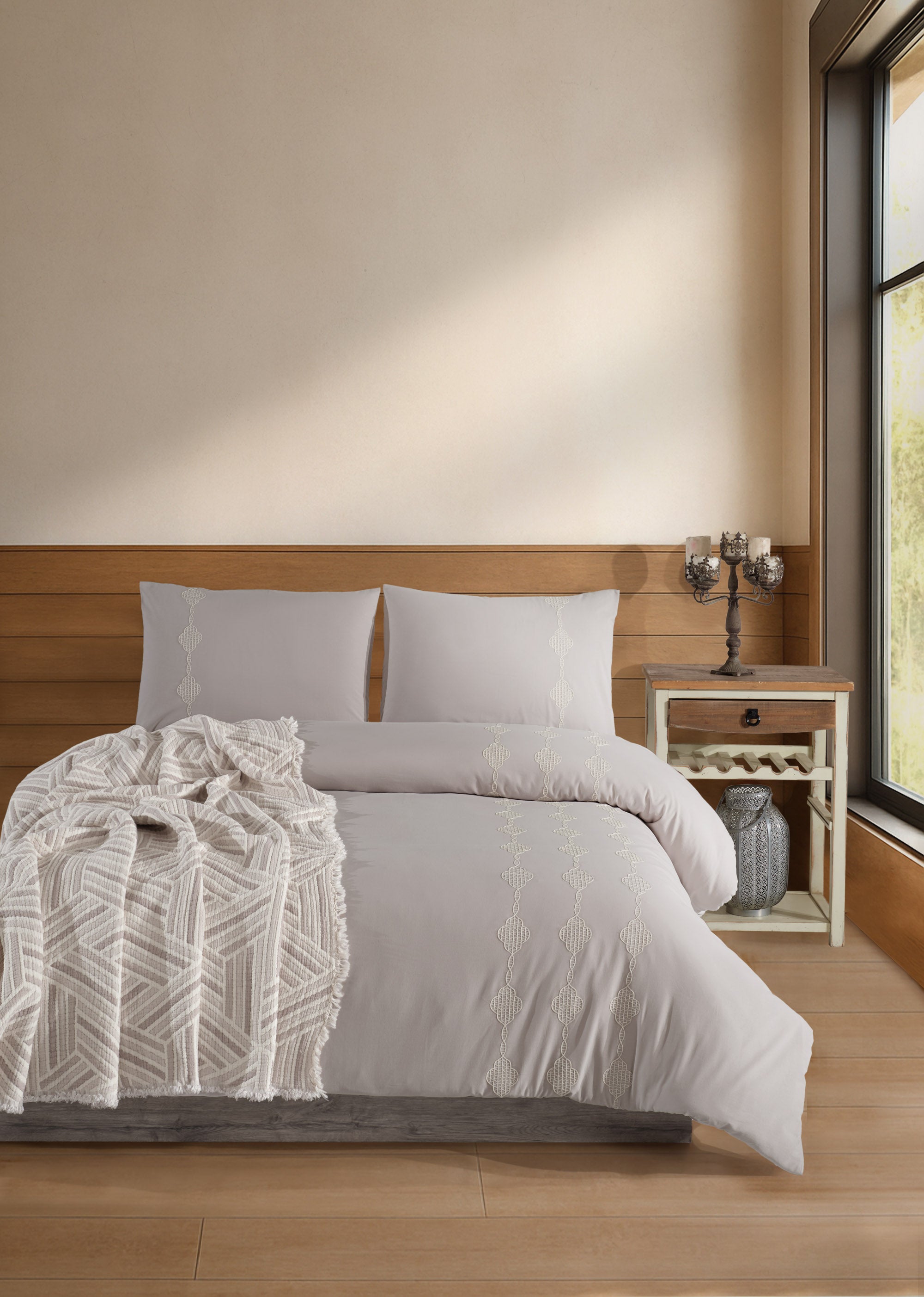 ARYA NEVRESİM TAKIMI