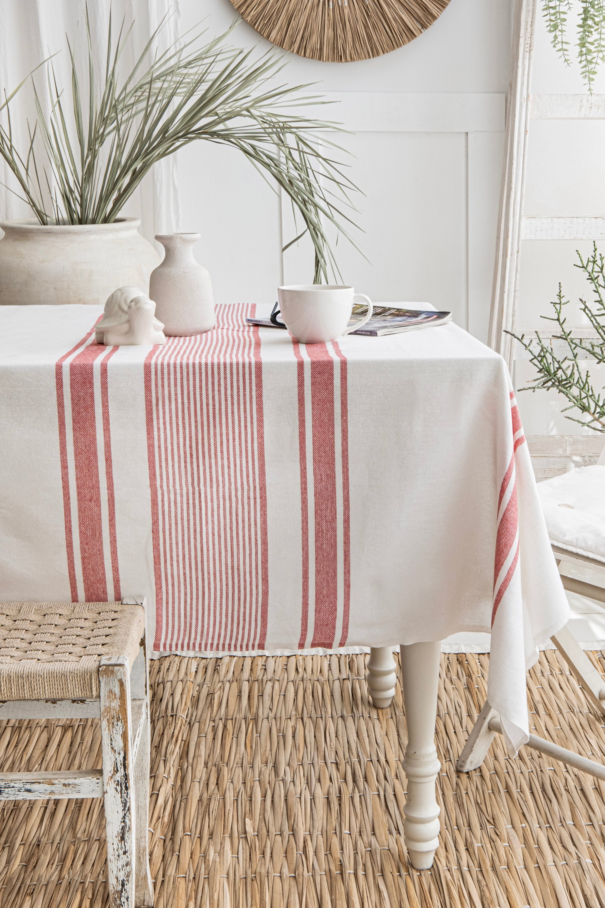 LINE BEYAZ-KIRMIZI MASA ÖRTÜSÜ