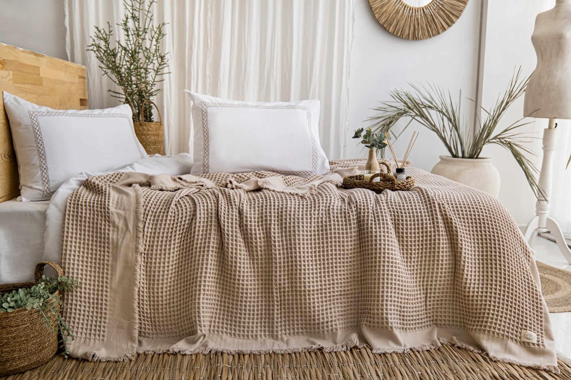 RİVA BEJ YATAK ÖRTÜSÜ