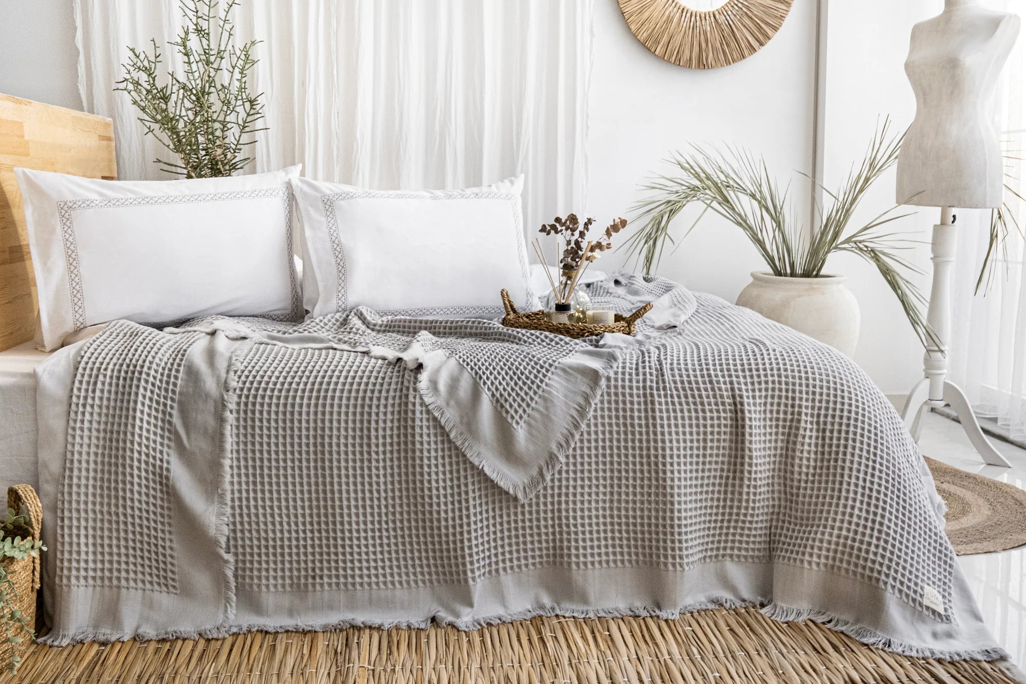 RİVA GRİ YATAK ÖRTÜSÜ