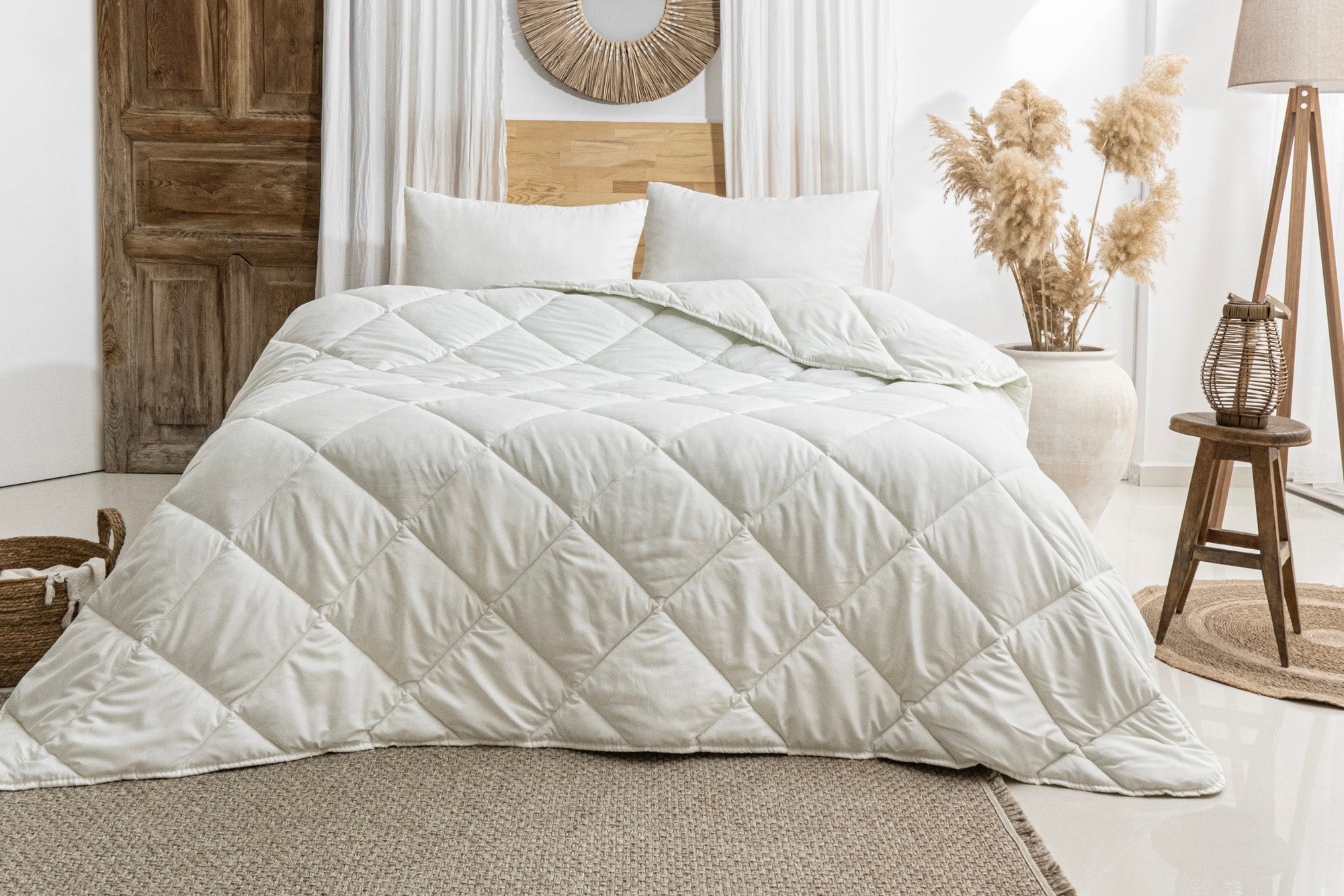 MİCROFİBER ÇİFT KİŞİLİK YORGAN VE 2 ADET SİLİKON YASTIK SETİ