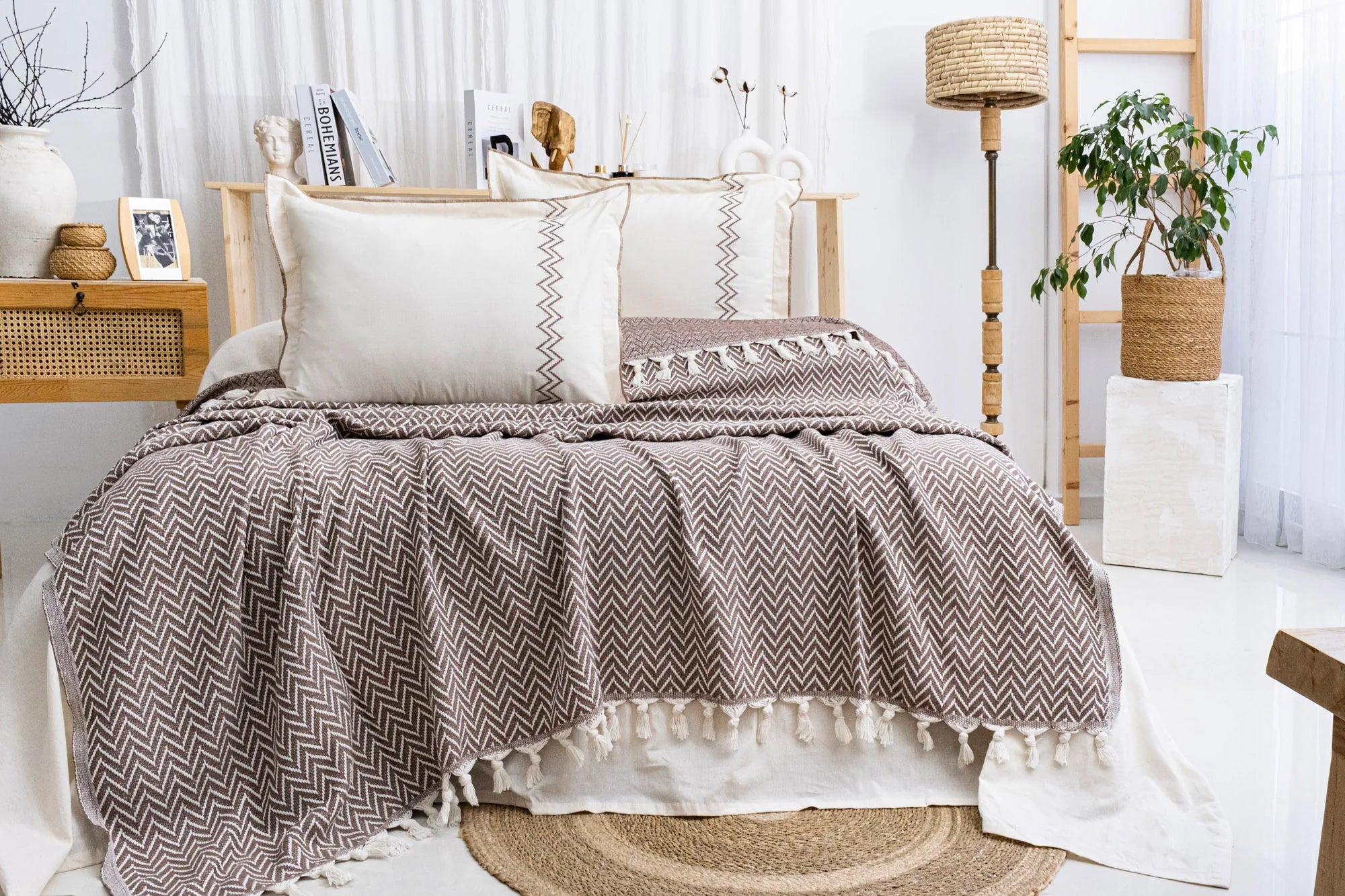 LUNA KAHVERENGİ YATAK ÖRTÜSÜ