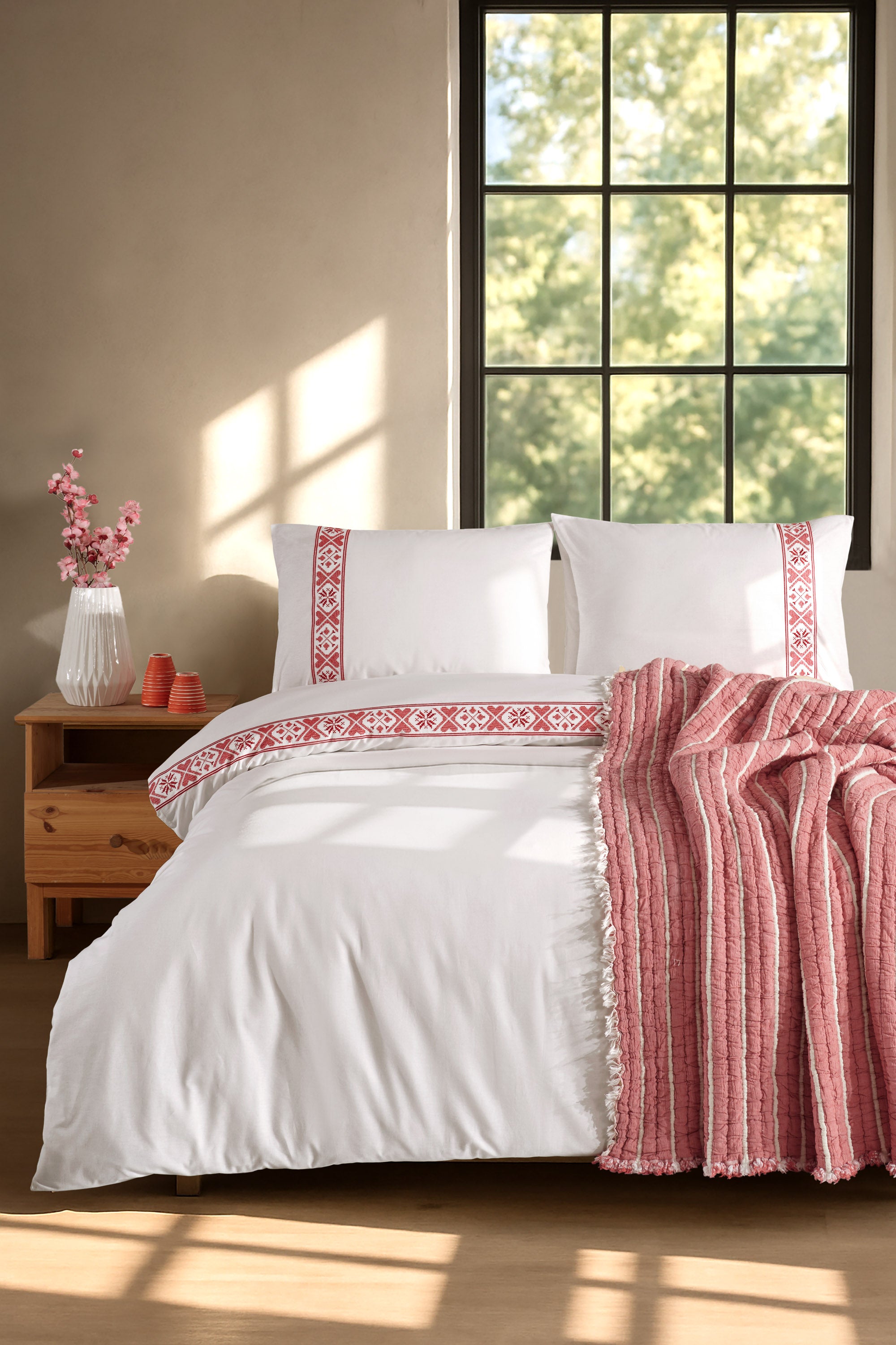 LINDA NEVRESİM TAKIMI