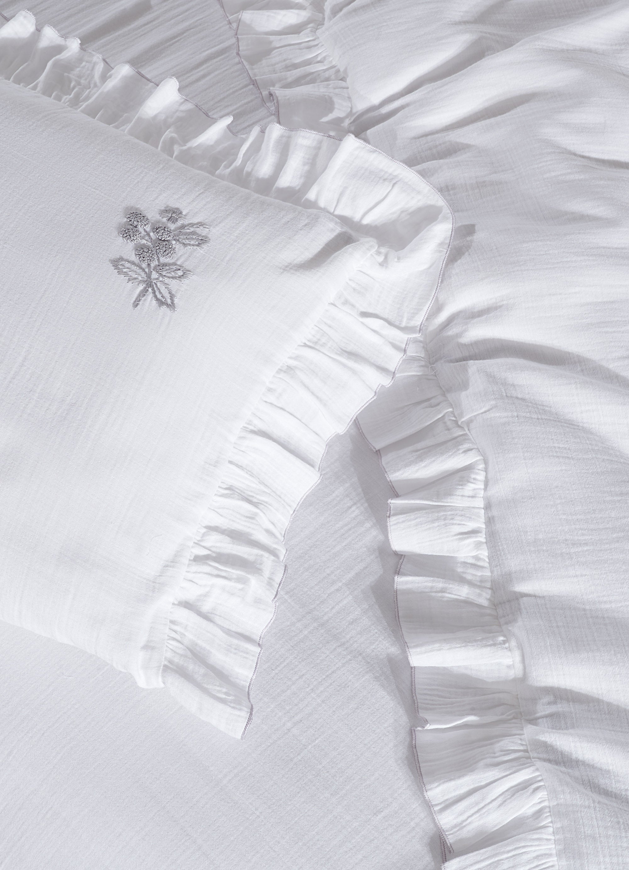 LILY BEYAZ NEVRESİM TAKIMI