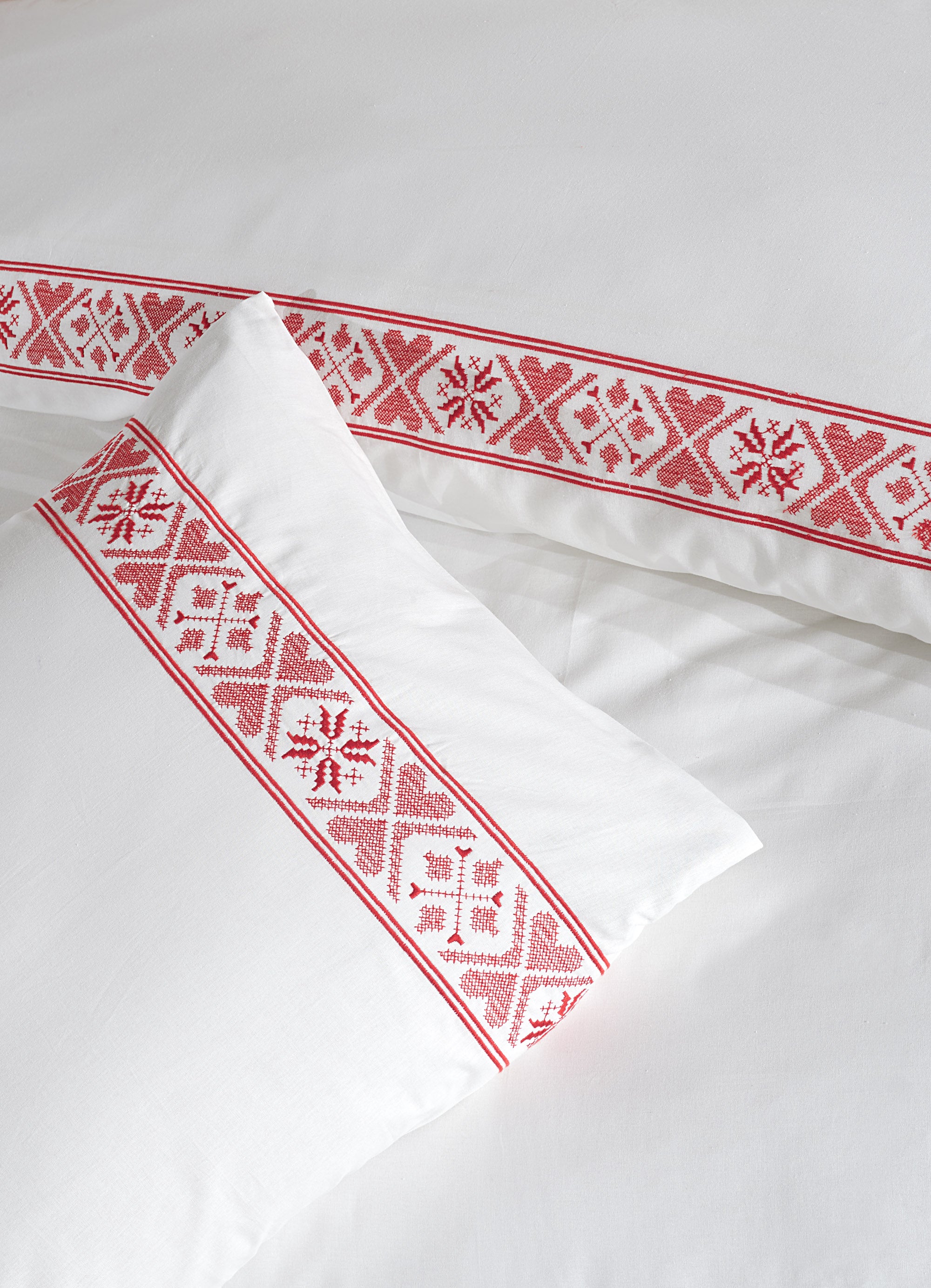 LINDA NEVRESİM TAKIMI