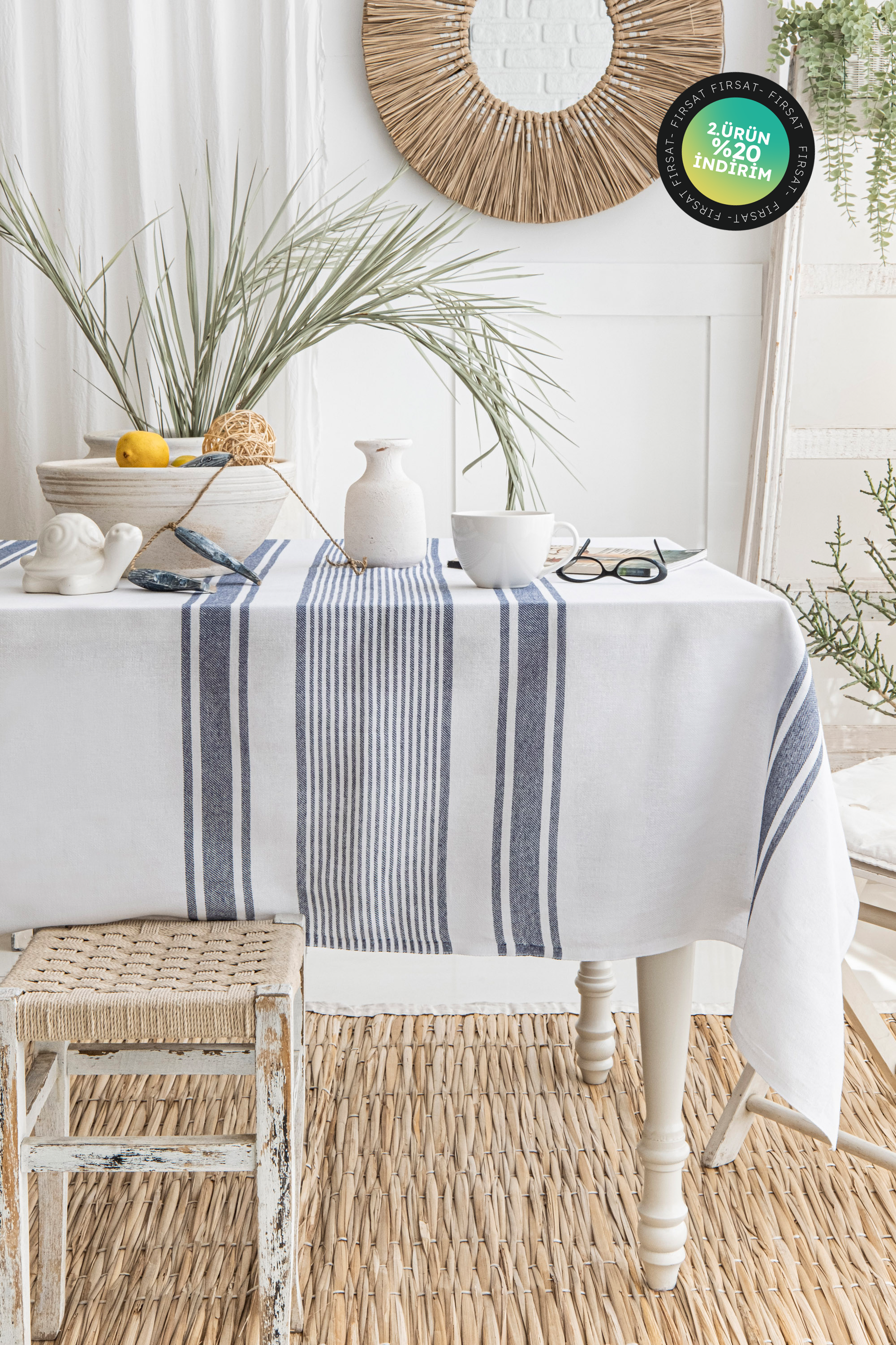 LINE BEYAZ-LACİVERT MASA ÖRTÜSÜ