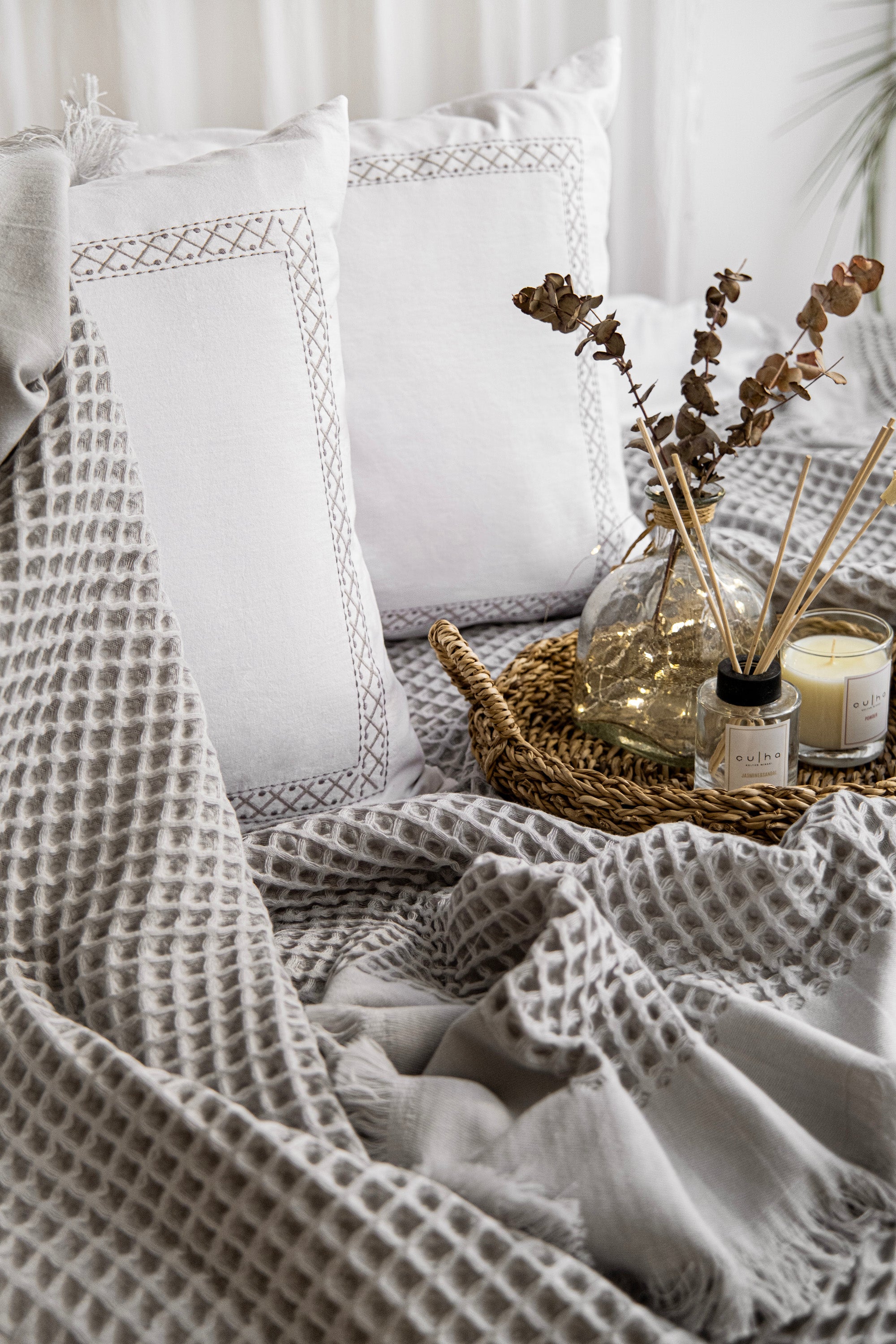 RİVA GRİ YATAK ÖRTÜSÜ