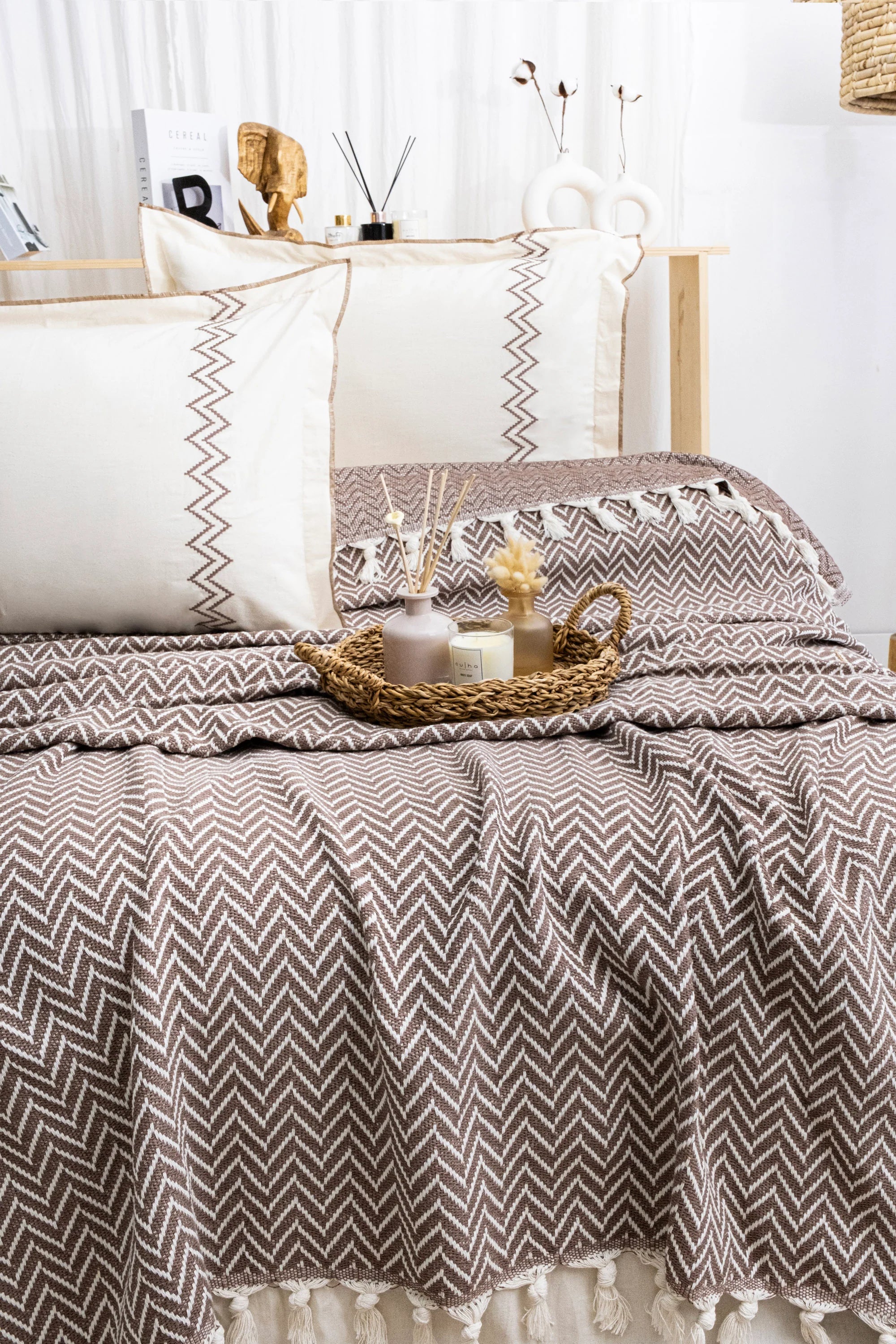 LUNA KAHVERENGİ YATAK ÖRTÜSÜ