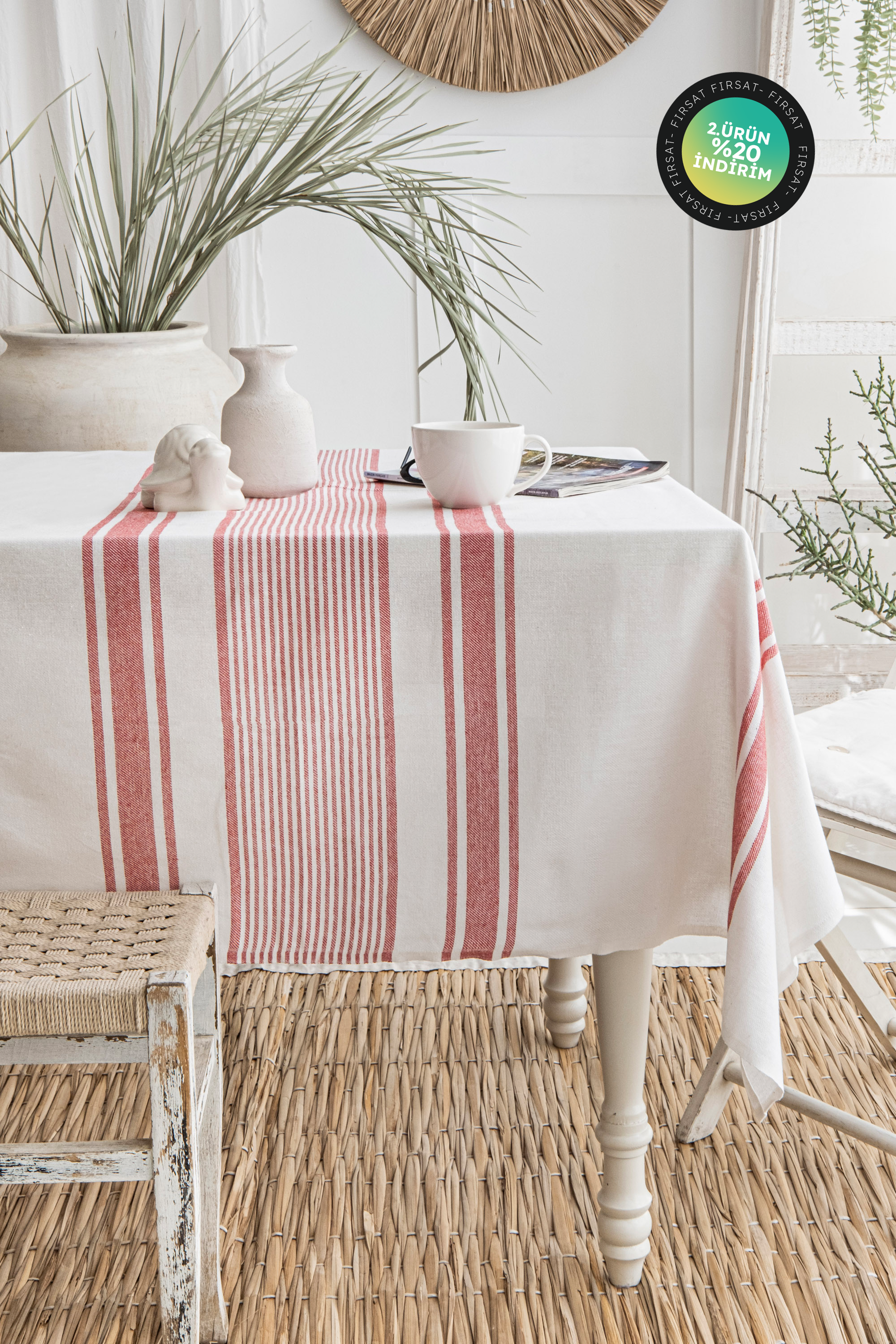 LINE BEYAZ-KIRMIZI MASA ÖRTÜSÜ