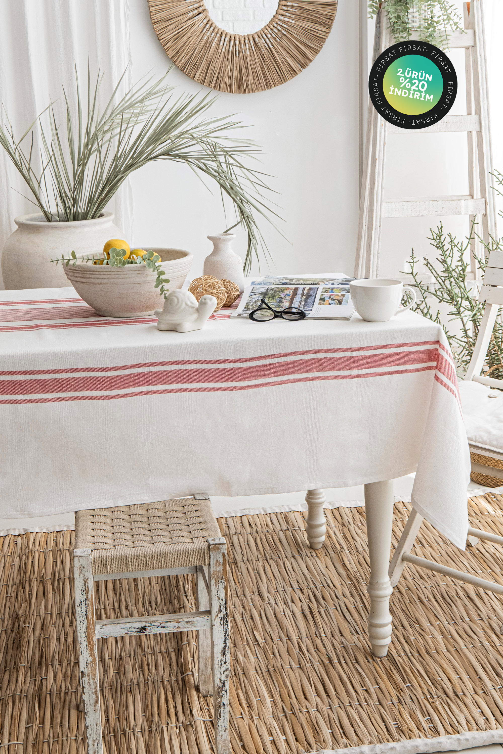 LINE BEYAZ-KIRMIZI MASA ÖRTÜSÜ